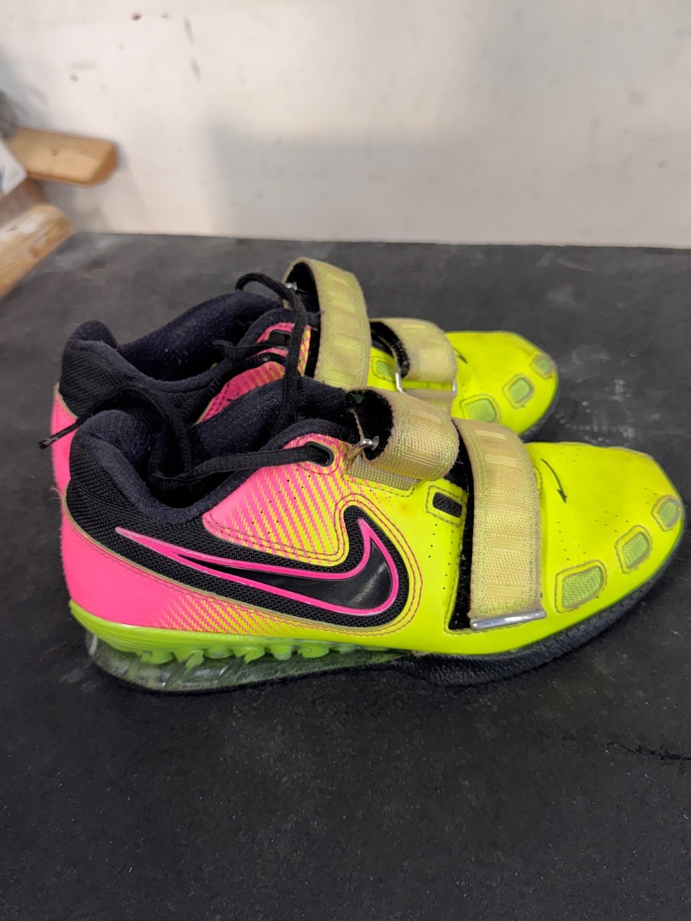 Nike Romaleo 2 size 3 men’s 5 women’s